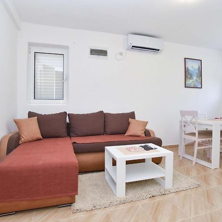 Ban Apartmani Budva Exterior photo