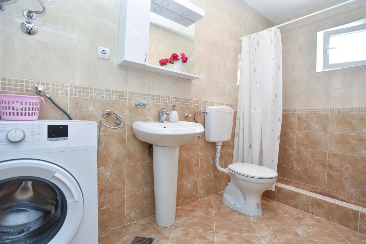 Ban Apartmani Budva Exterior photo