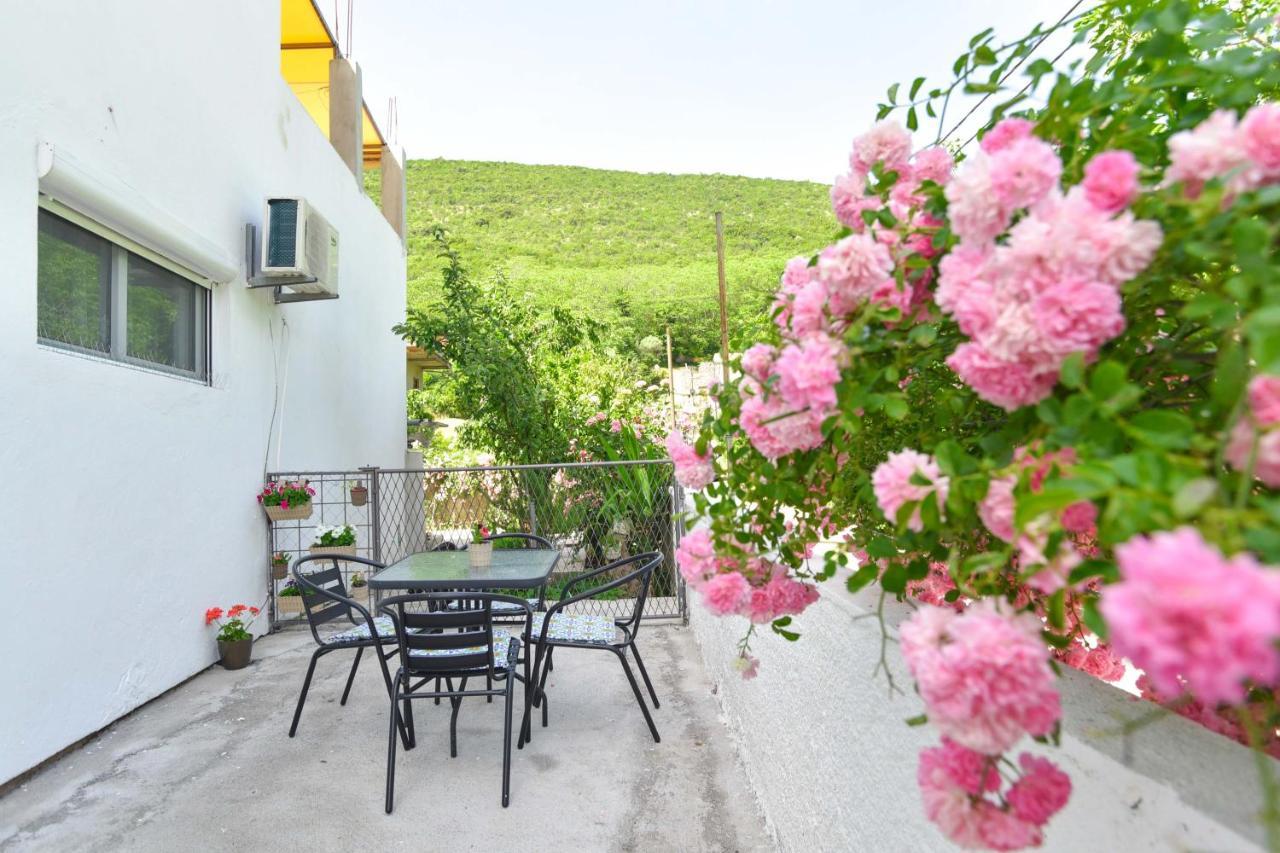 Ban Apartmani Budva Exterior photo