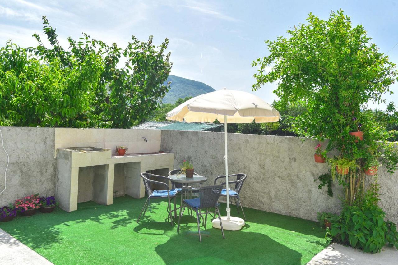 Ban Apartmani Budva Exterior photo